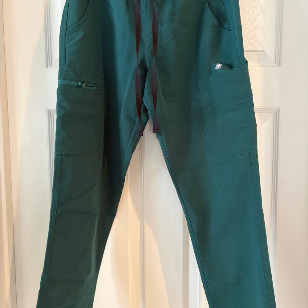 Women’s Green Figs Pants